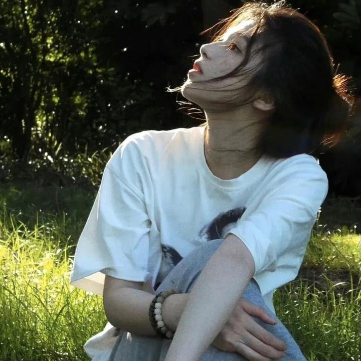 吉普车中的四人